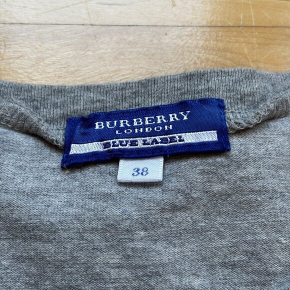 Burberry Blue Label Women’s Gray Plaid Tee Size 38 (US 4/6) - Picture 6 of 11